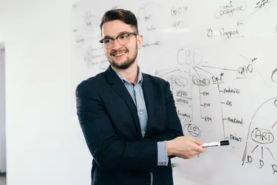 cuanto gana un profesor en Estados Unidos